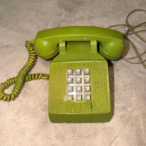 Vintage ITT 10 Push Button Desk Phone Moss Green 2500 1980s retro with cord